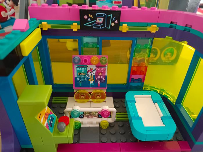 LEGO Friends Salle d’Arcade Roller Disco 41708 - photo numéro 6