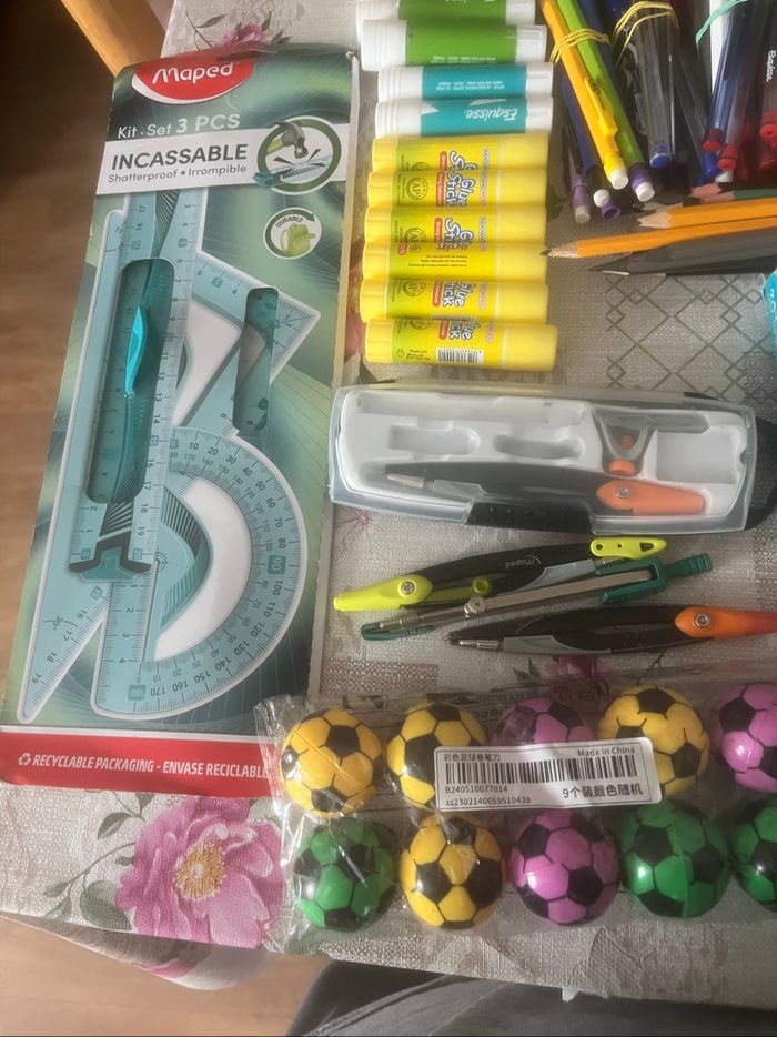 Lot de fournitures scolaires - photo numéro 7
