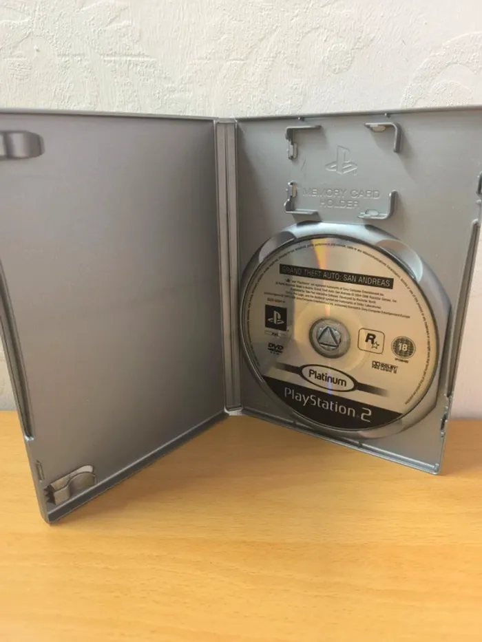 GTA San Andreas - PS2 - photo numéro 3