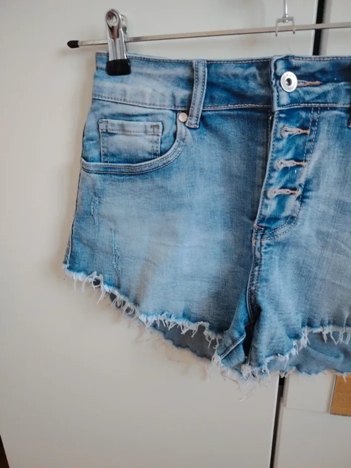Short en jean taille S - photo numéro 2