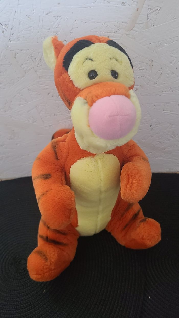 Peluche Tigrou DISNEY Classique orange assis