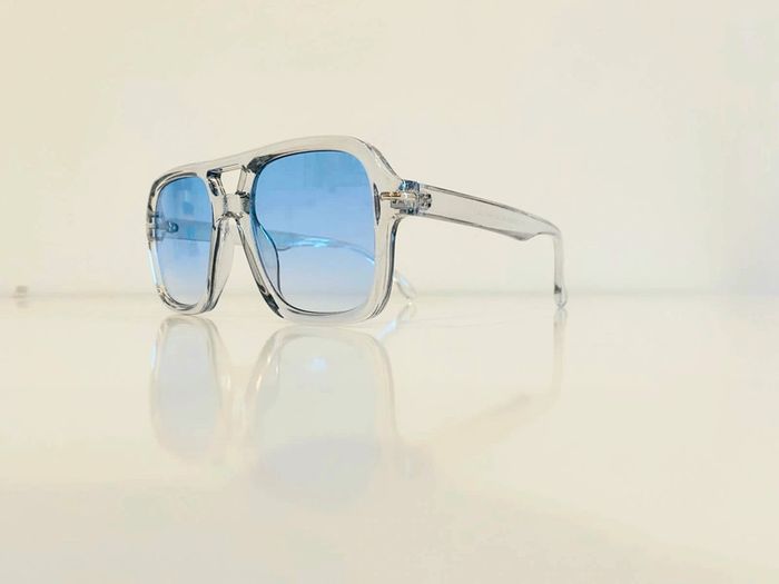 Lunette de soleil mixte transparente verres bleus dégradés UV protection taille large - photo numéro 3