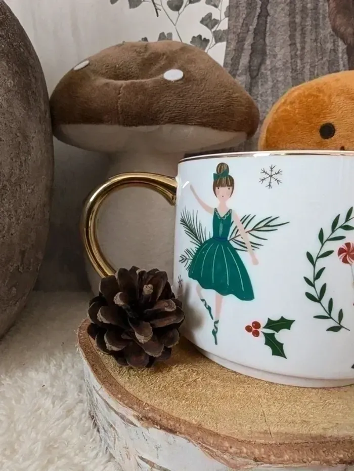 Tasse en porcelaine à carreaux, motifs de noël - NEUVE - photo numéro 2