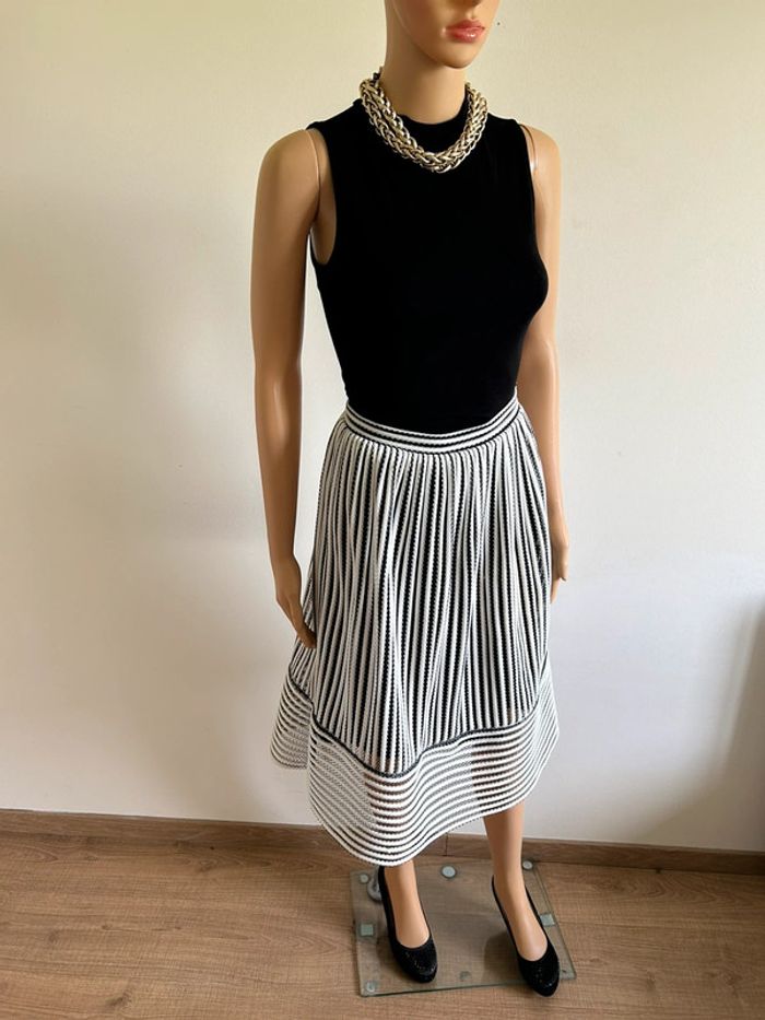 Jupe mi longue patineuse blanche et noire WE taille S TBE - photo numéro 4