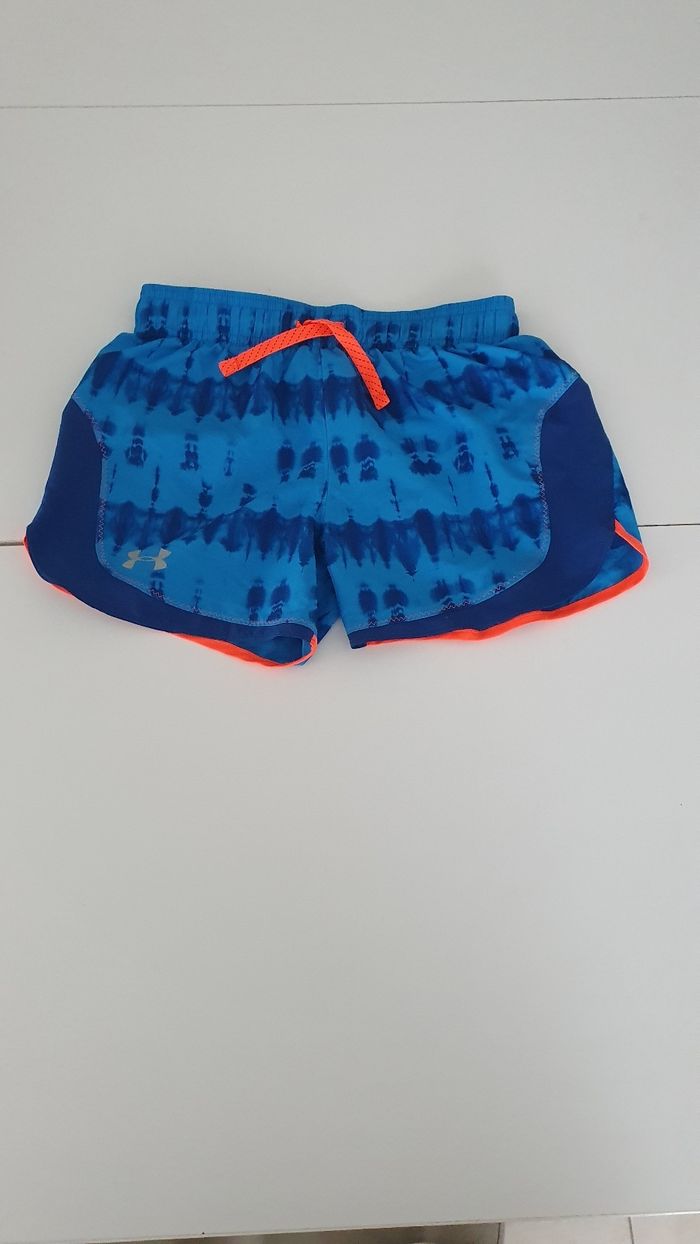 Short bleu Under Armour
