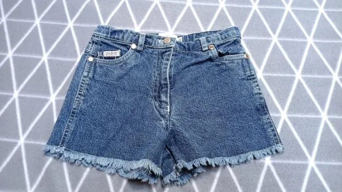 🦄Lot 3 articles, 5 ans - photo numéro 2