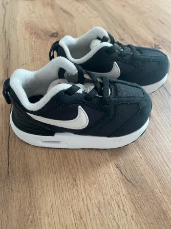 Chaussure basket Nike 21