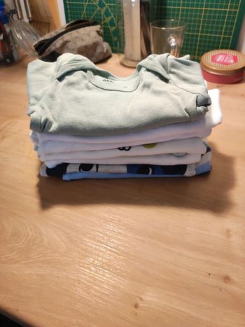 Lot de 8 bodys manches longues
