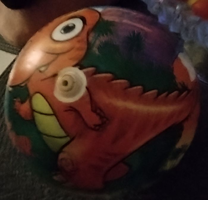 Balle dinosaures en très bon état - photo numéro 5