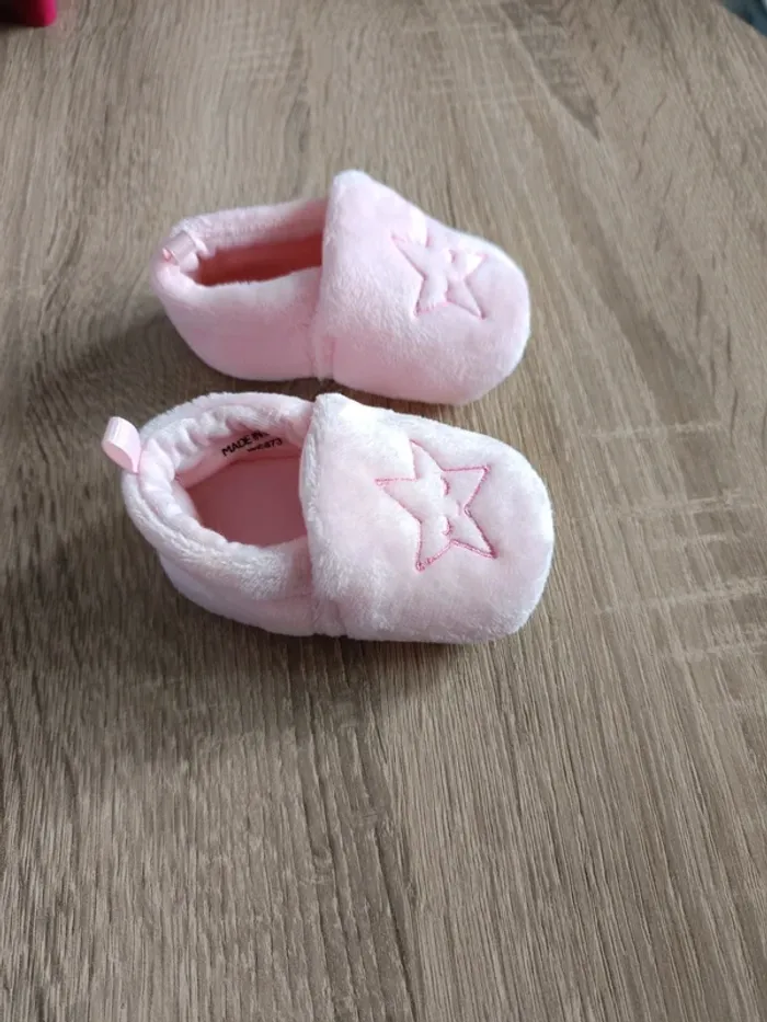 Pantoufles rose étoile bébé fille 0-3 mois - photo numéro 3