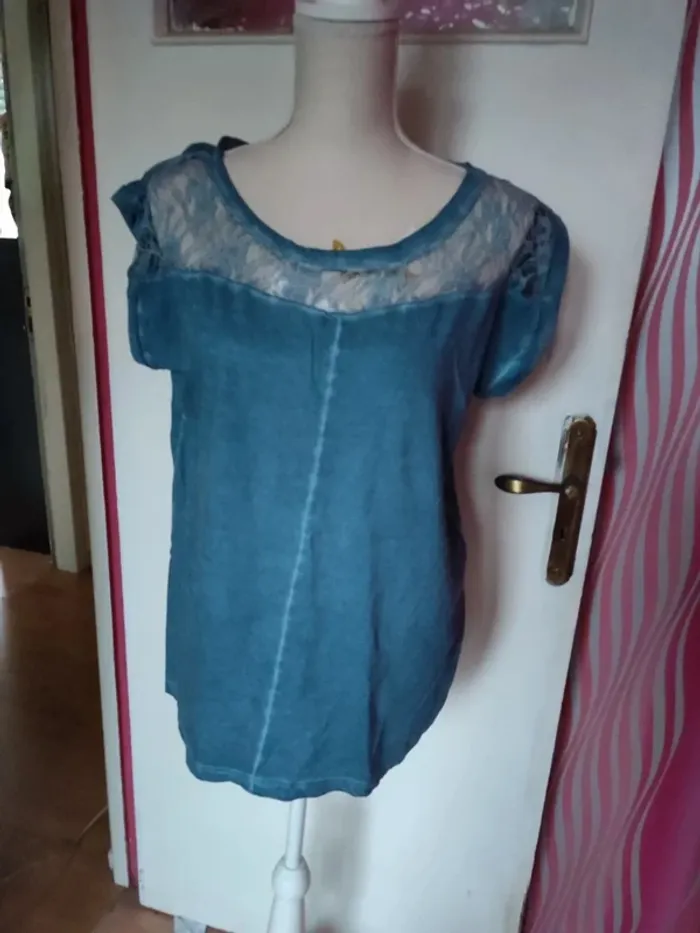 109- T shirt S, emoi