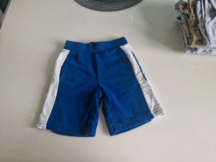 Short 4 ans
