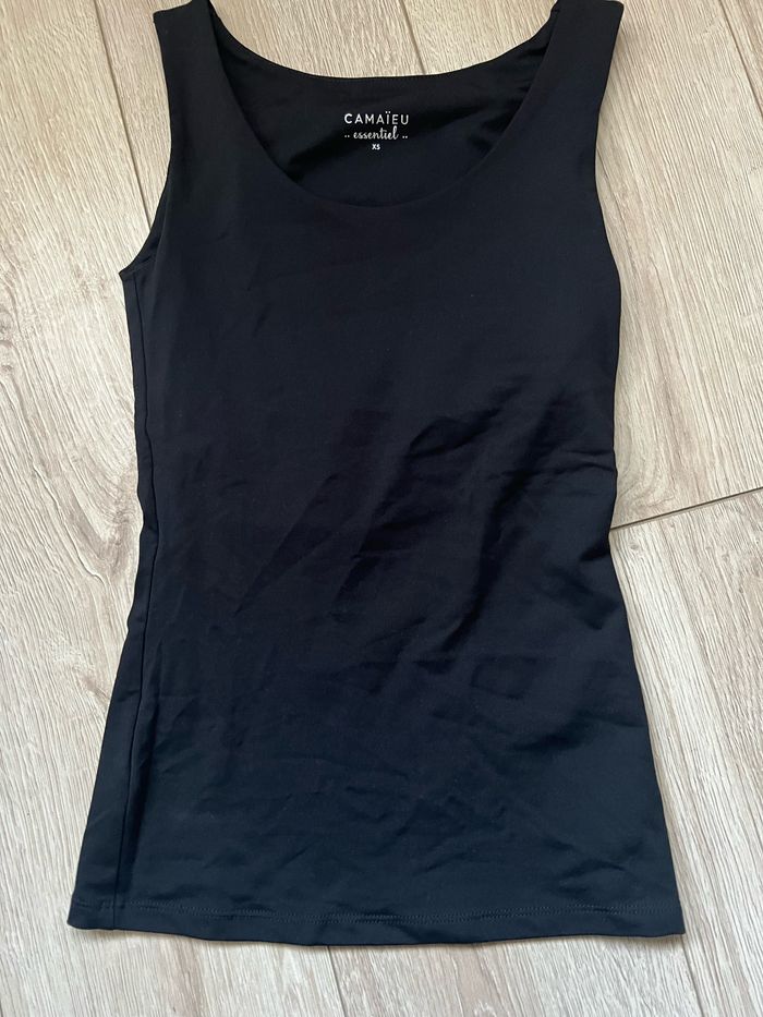 Top noir camaïeu