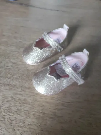 Chaussures bébé 3-6 mois