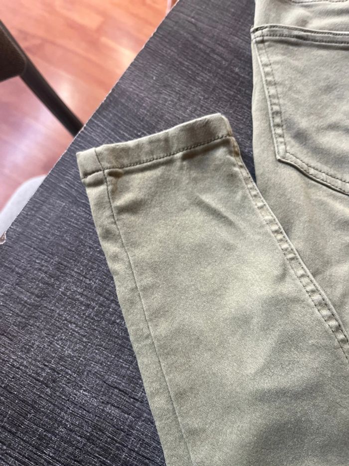 Magnifique, pantalon kaki, taille 34 de chez Jennyfer - photo numéro 7