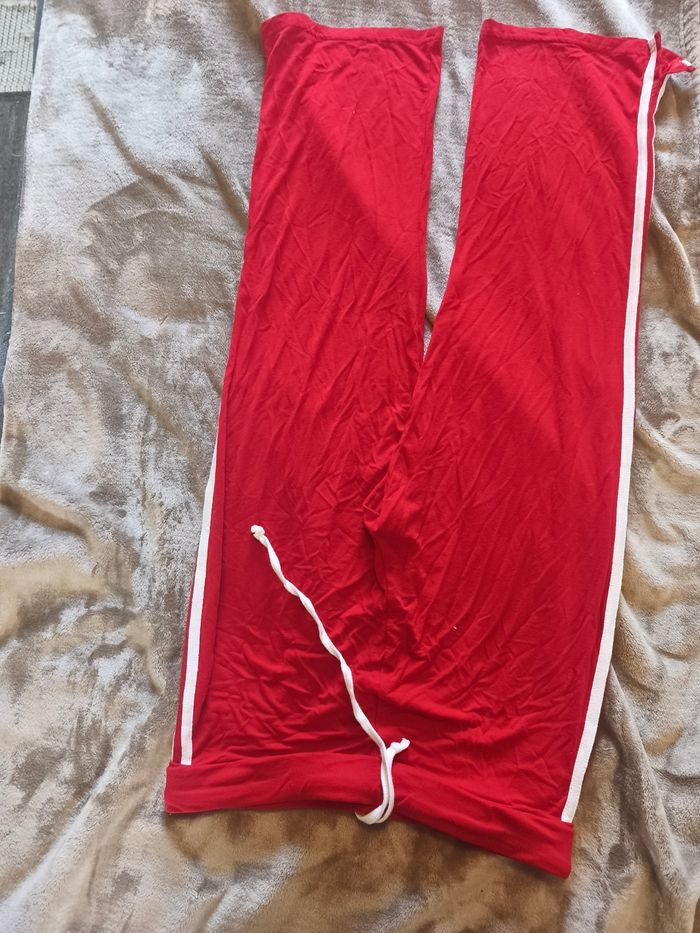 Joggings rouge ici et maintenant - photo numéro 4