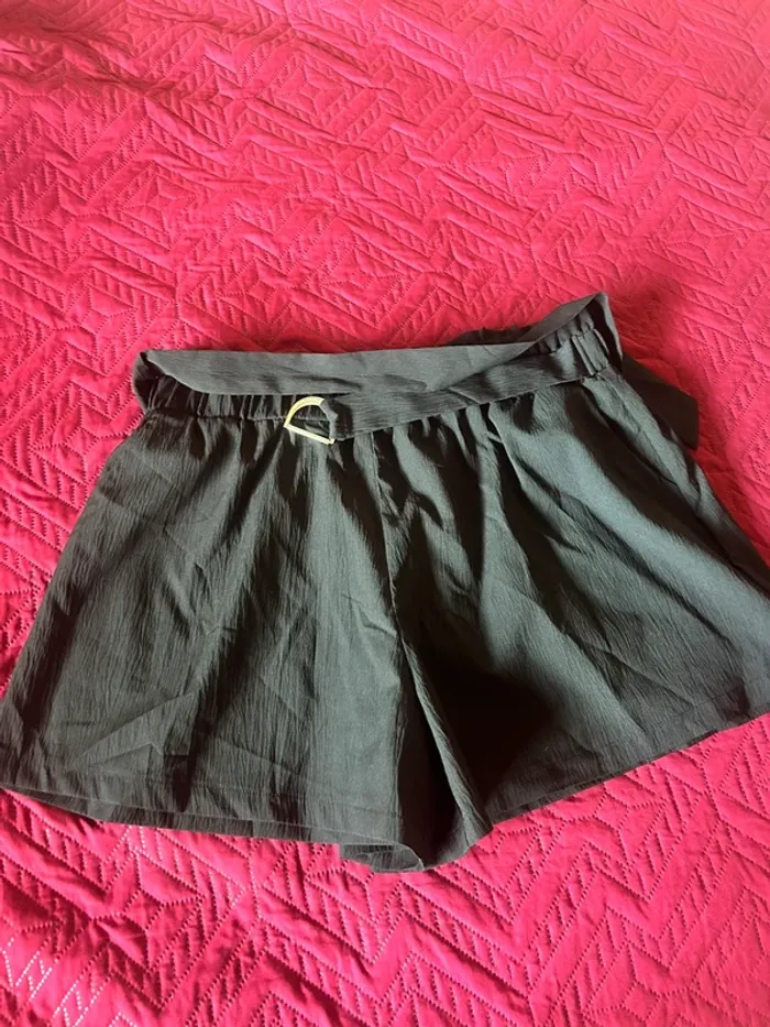 Short fluide noir taille 2XL / 44 - photo numéro 2