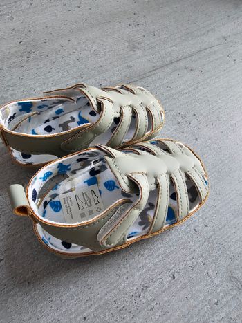 Chaussures bébé neufs
