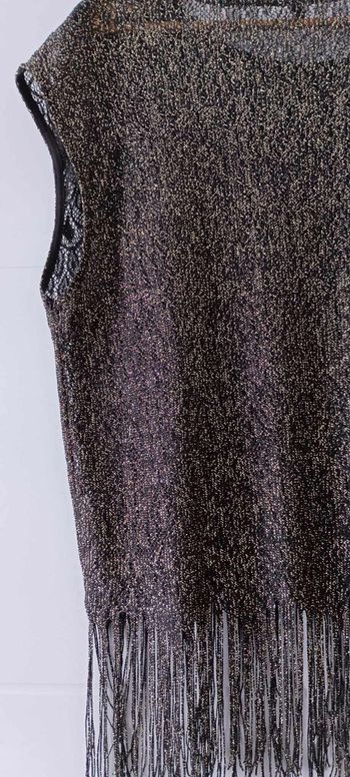 Haut ajouré sans manches noir et or à paillettes avec franges Taille 6 - photo numéro 2