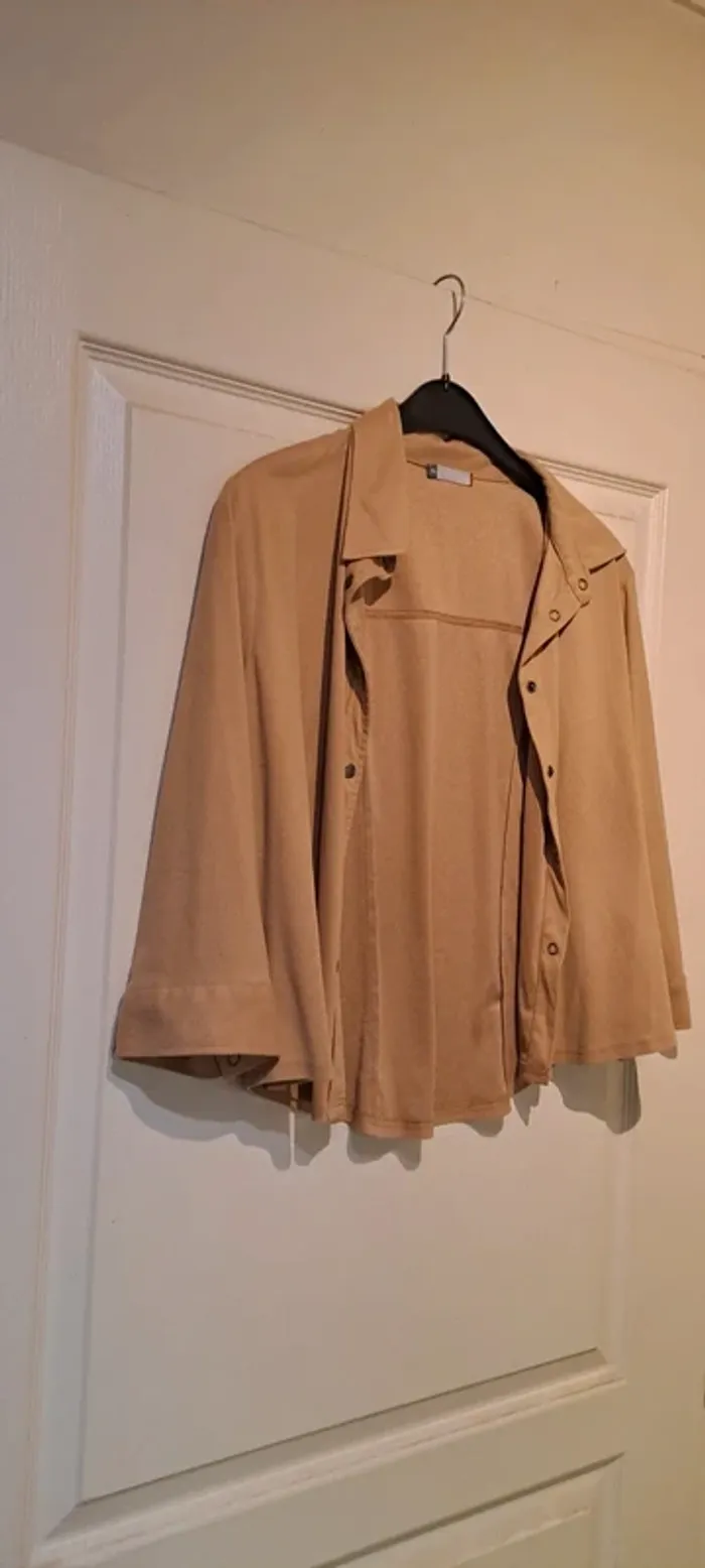 Chemisier/Veste marron clair - Marque Ici et Maintenant - Taille 38 - Très bon état. - photo numéro 3