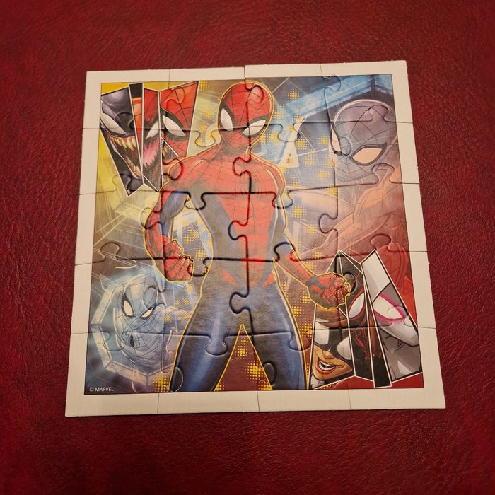 Puzzle spiderman 20 pieces