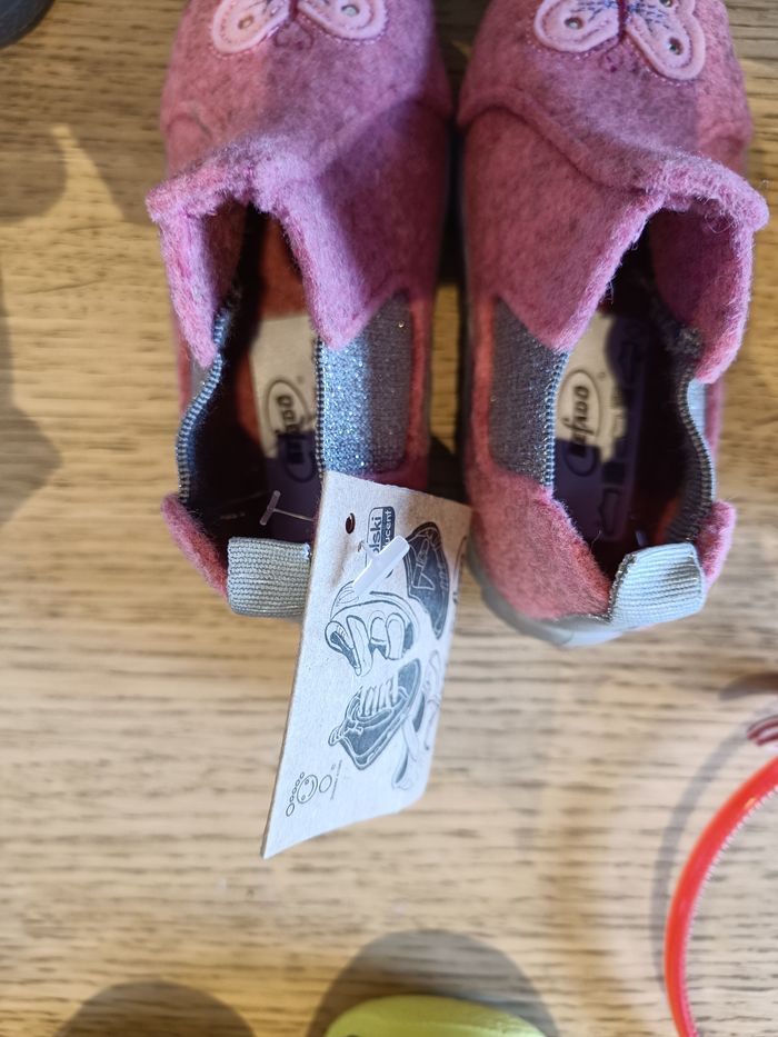 LOT de 7 paires de chaussures bébé + Lampe veilleuse Poule 🐓 + autres - photo numéro 9