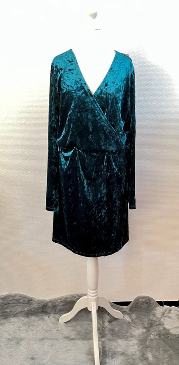 Robe verte taille 48