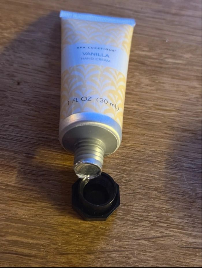 🧴🌸 Lot de crèmes cosmétiques Spa Luxetique – Vanille 🌸🧴 - photo numéro 3