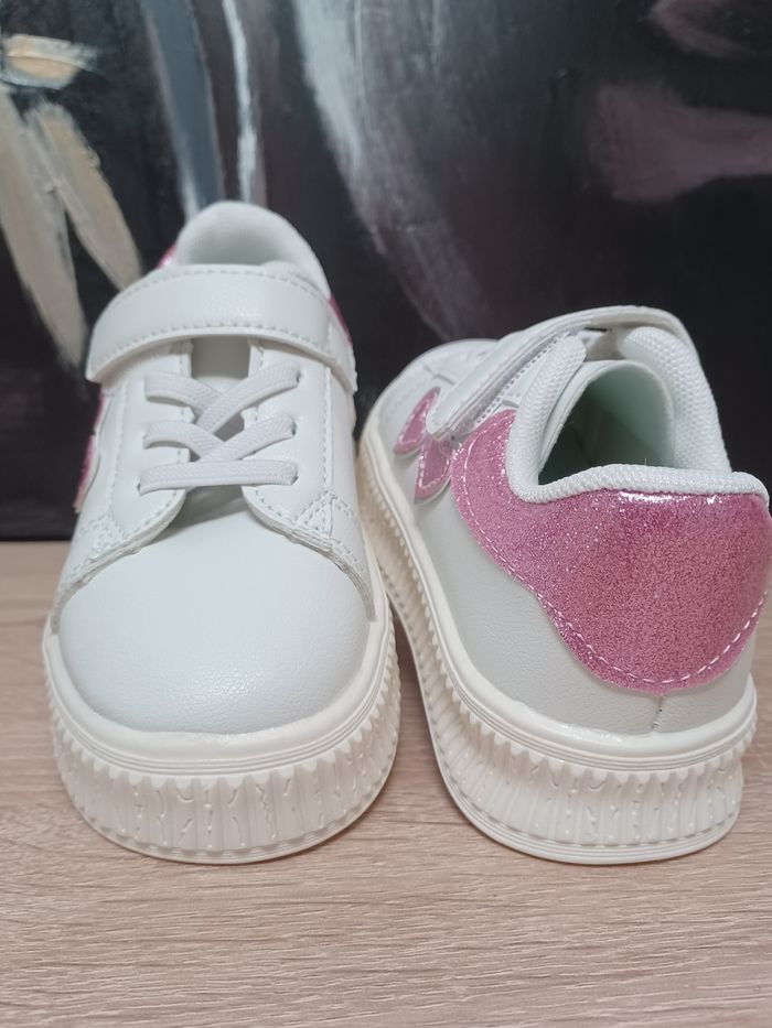 Baskets fille T 25 - photo numéro 3