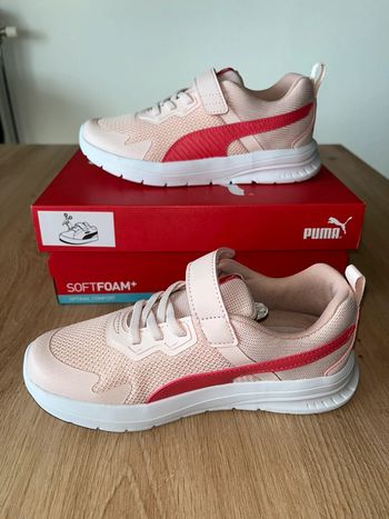 Baskets Puma filles roses neuves Taille 33