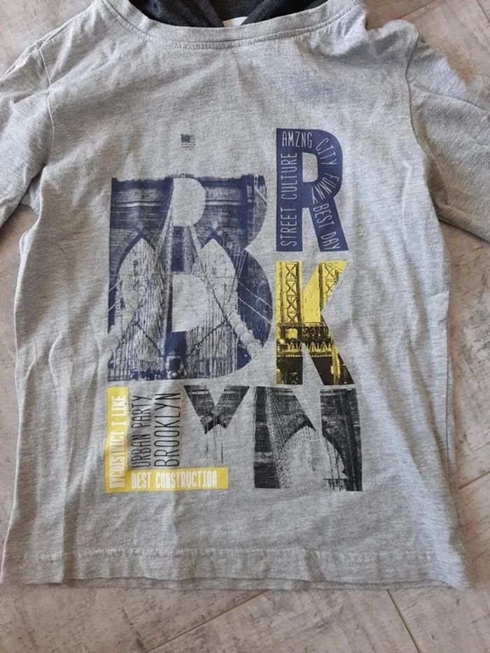 T-shirt à capuche