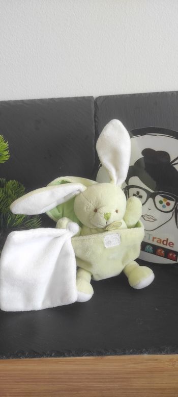 Doudou lapin vert coquille mouchoir Pâques oeuf mouchoir blanc Baby Nat Attache