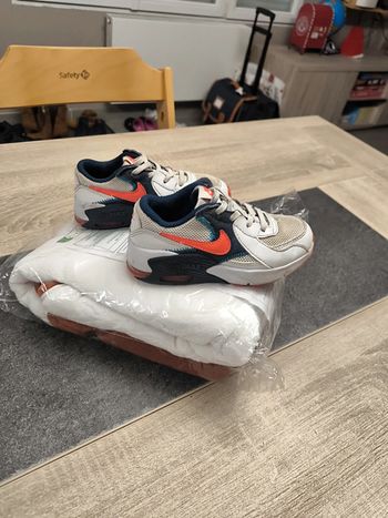 Baskets garçon lacets élastiques 28 Nike air