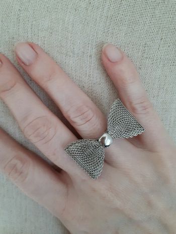 Bague argentée noeud