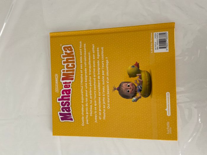 livre Masha et Michka – Masha à la plage - photo numéro 2