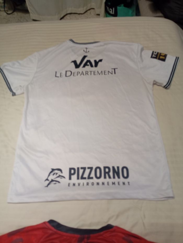 Lot de 2 teeshirt non officiel du rugby club toulonnais neuf - photo numéro 9