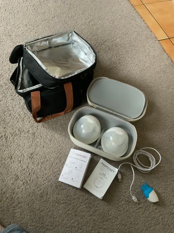 Tire lait Mom Cozy M5 + accessoires et glacière de transport