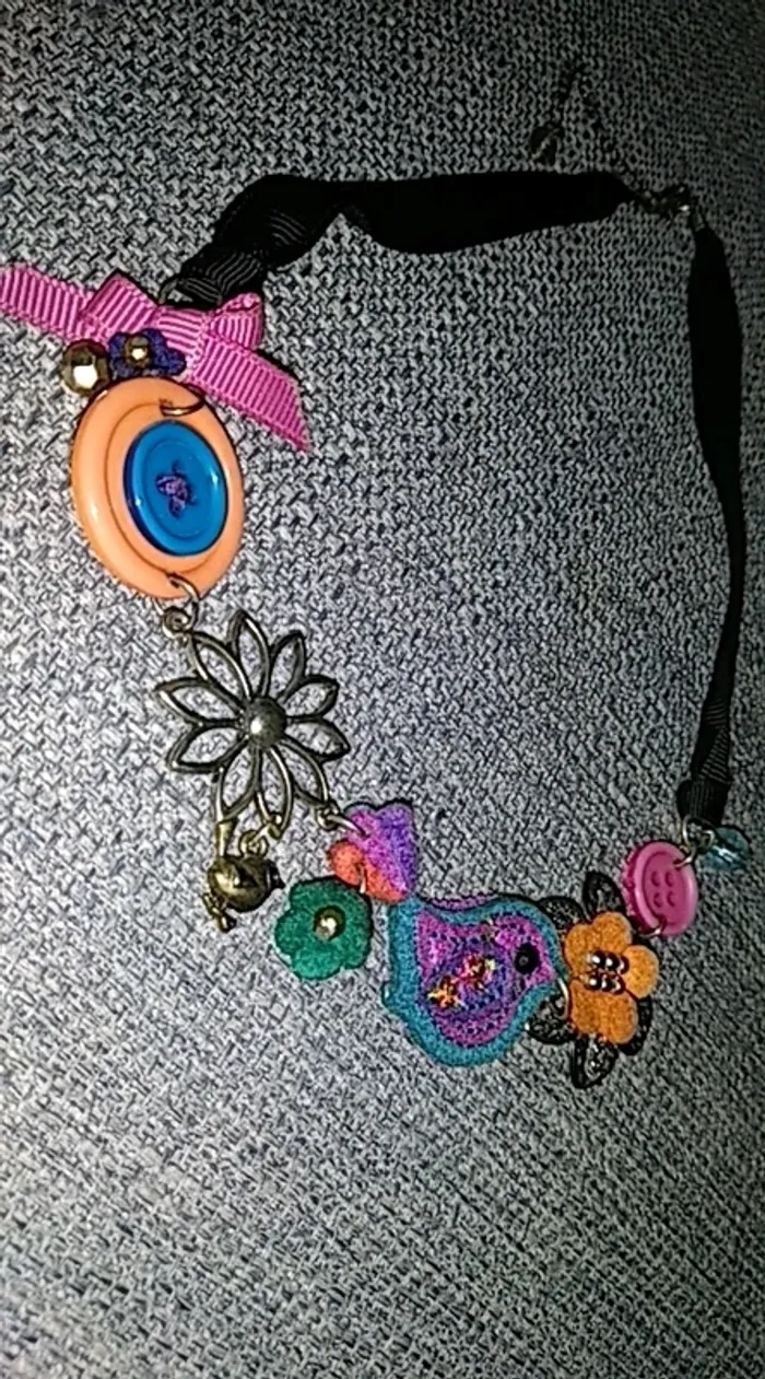 Collier coloré - photo numéro 2