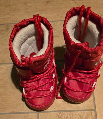Bottes de neige type moon boots rouge taille 20-22