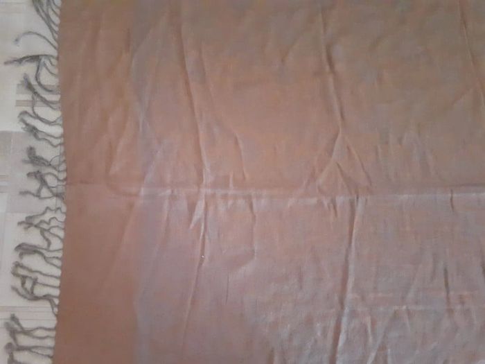 Châle à fleurs marron et gris - photo numéro 3