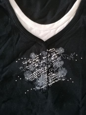Tee-shirt très peu porté comme neuf taille 3