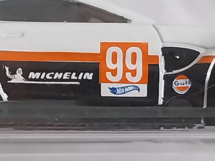 Hot Wheels Aston Martin Vantage GTE Livrée Gulf 2023 - photo numéro 3