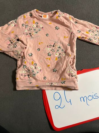 Pull rose fleuri Hema 86 cms