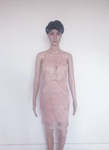 Magnifique robe détails dorés