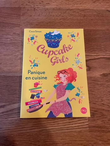 Livre Cupcake Girls Panique en cuisine Numéro 8