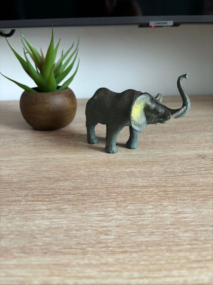 Figurine moyenne éléphant. - photo numéro 2