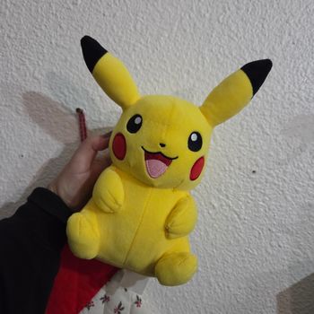 Peluche Pikachu