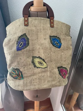 Sac en toile brodé et doublé
