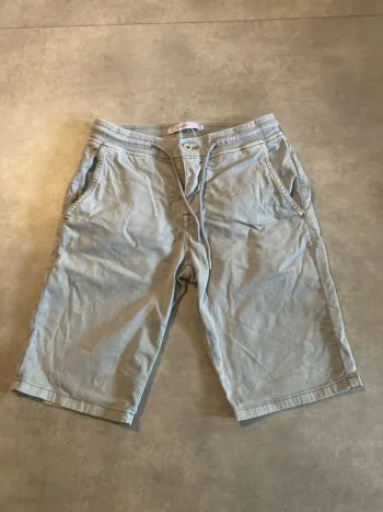 Short chino