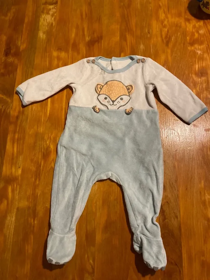 Lot de 5 pyjamas hiver 6mois - photo numéro 2